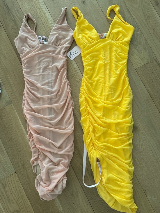 Oh Polly Dresses & Skirts - NWT Oh Polly Sleeveless Ruched Midi Dresses in Yellow and Blush